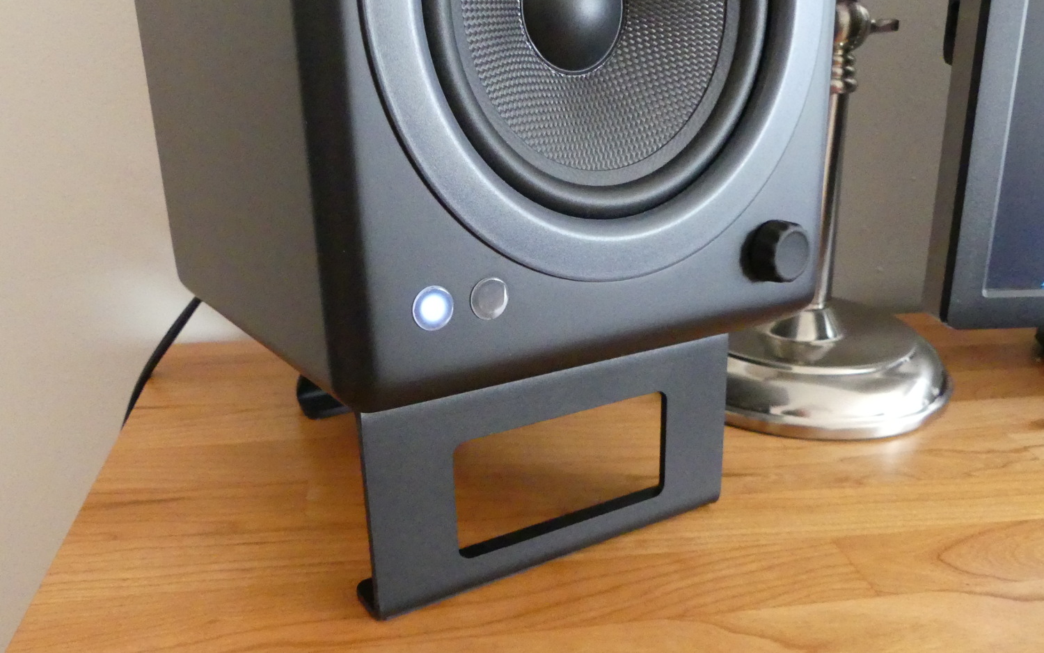 Desktop Speaker Stands Thumbnail